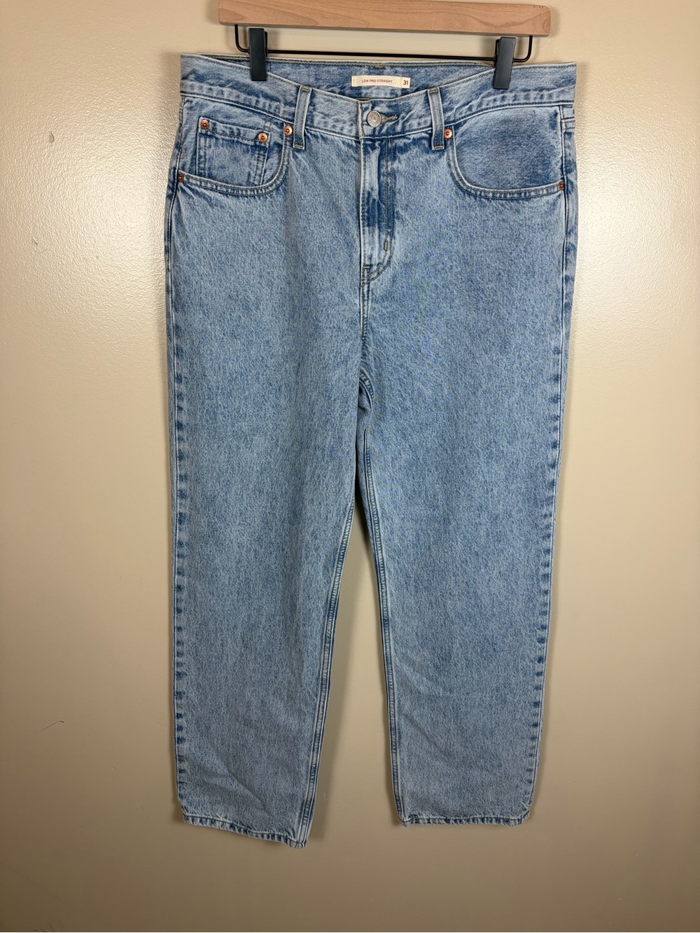 Levi low pro size 31 women’s jeans